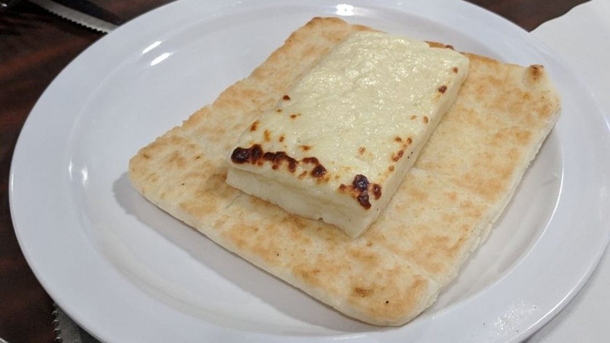 Arepa Con Queso.