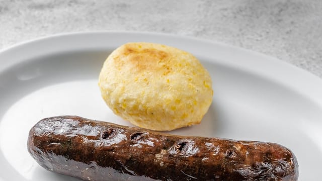 Morcilla Con Arepa.