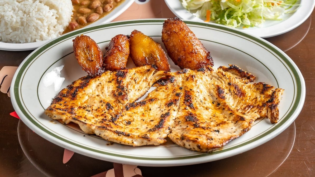 Pollo a La Plancha / Grilled Chicken Breast.