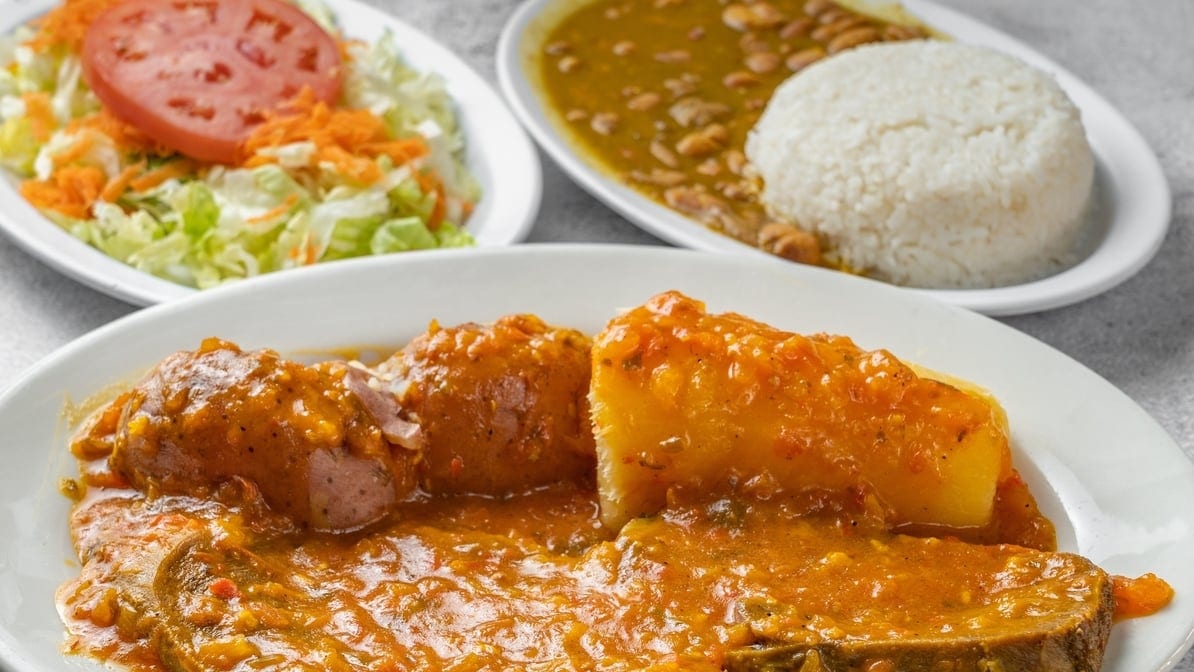 Lengua en Salsa / Beef tongue.