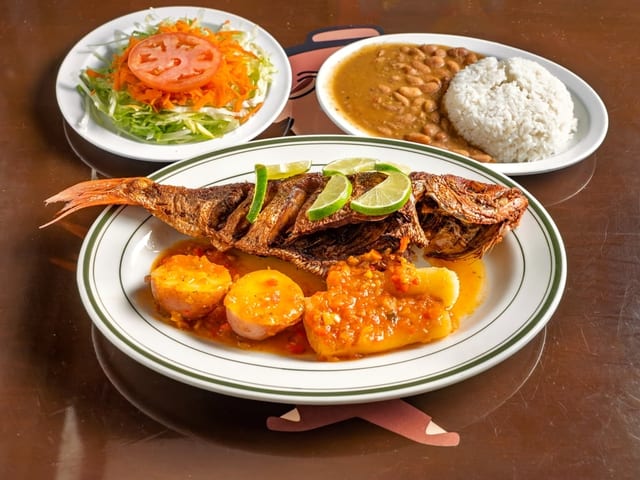 Pargo Rojo Frito / Fried Red Snapper.