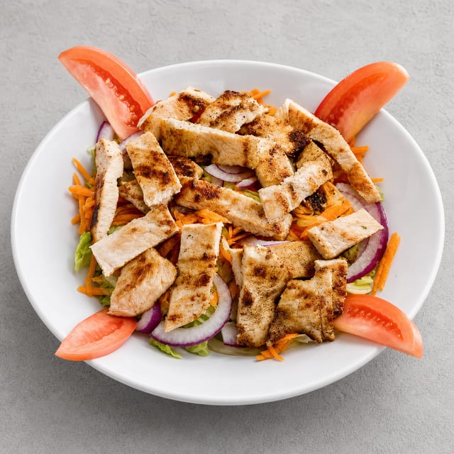 Ensalada Con Pollo a La Plancha / Grilled Chicken Salad.