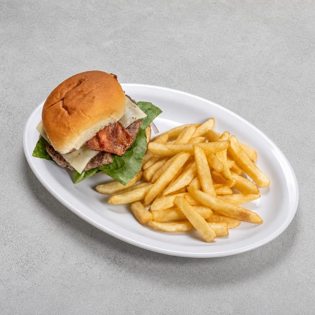 Hamburguesa Clásica Americana / All-American Angus Classic Burger.