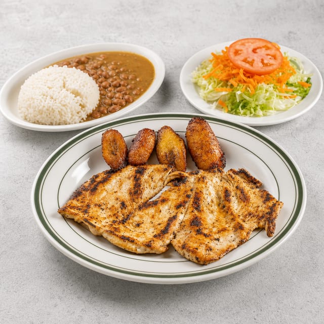 Chuleta De Pollo a La Plancha / Grilled Chicken Cutlet.