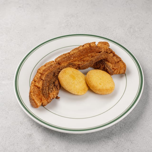 Chicharrón Con Arepa / Fried Pork Belly with Corn Cake.