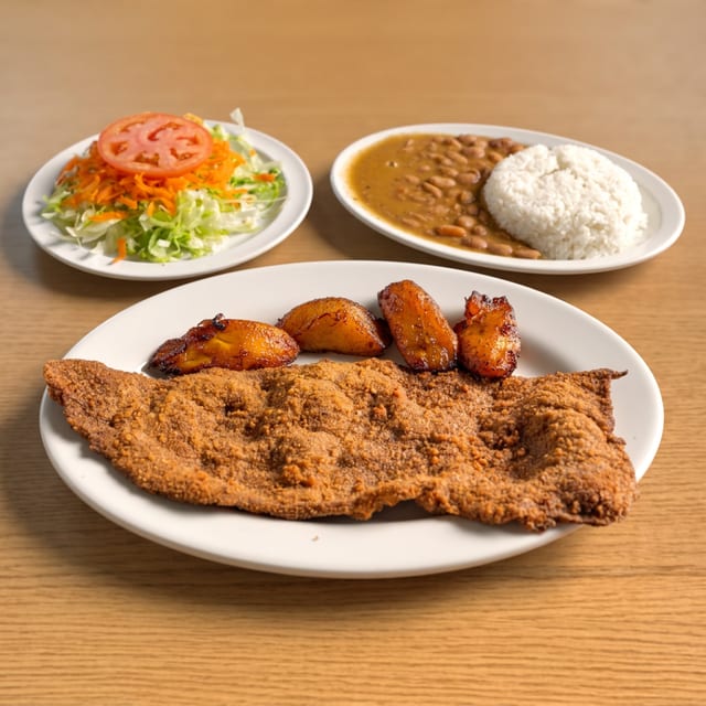 Bistec Empanizado (Milanesa) / Breaded Fried Steak.
