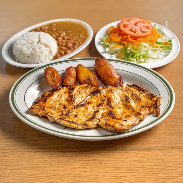 Chuleta De Pollo a La Plancha / Grilled Chicken Cutlet.